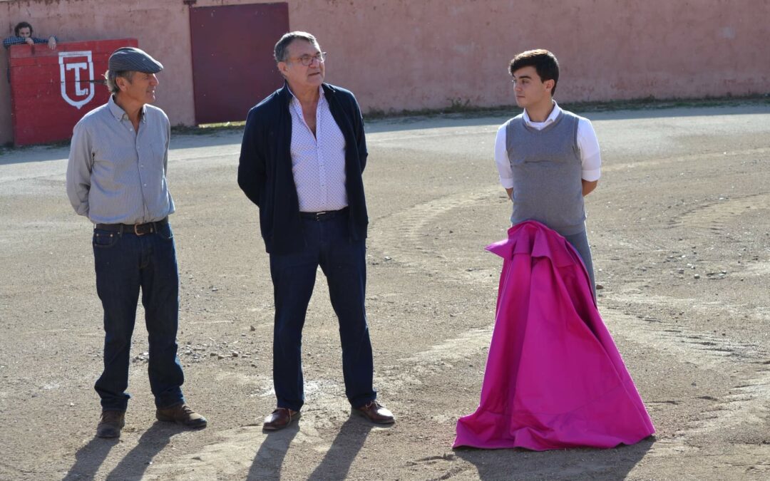 Rencontre avec le novillero Victor CERRATO en Arles-France